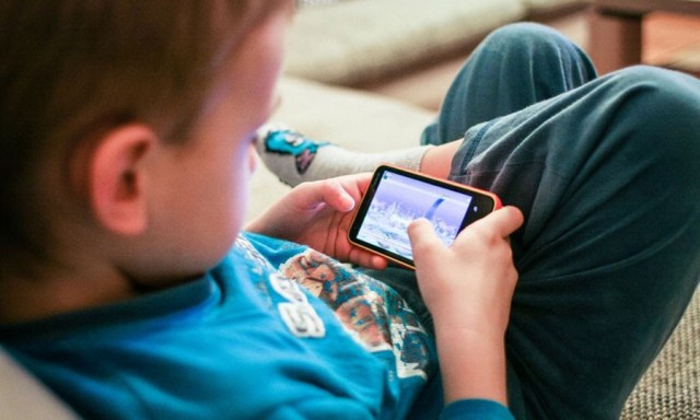 Bocah Sekarang Lebih Pilih Internet Ketimbang TV