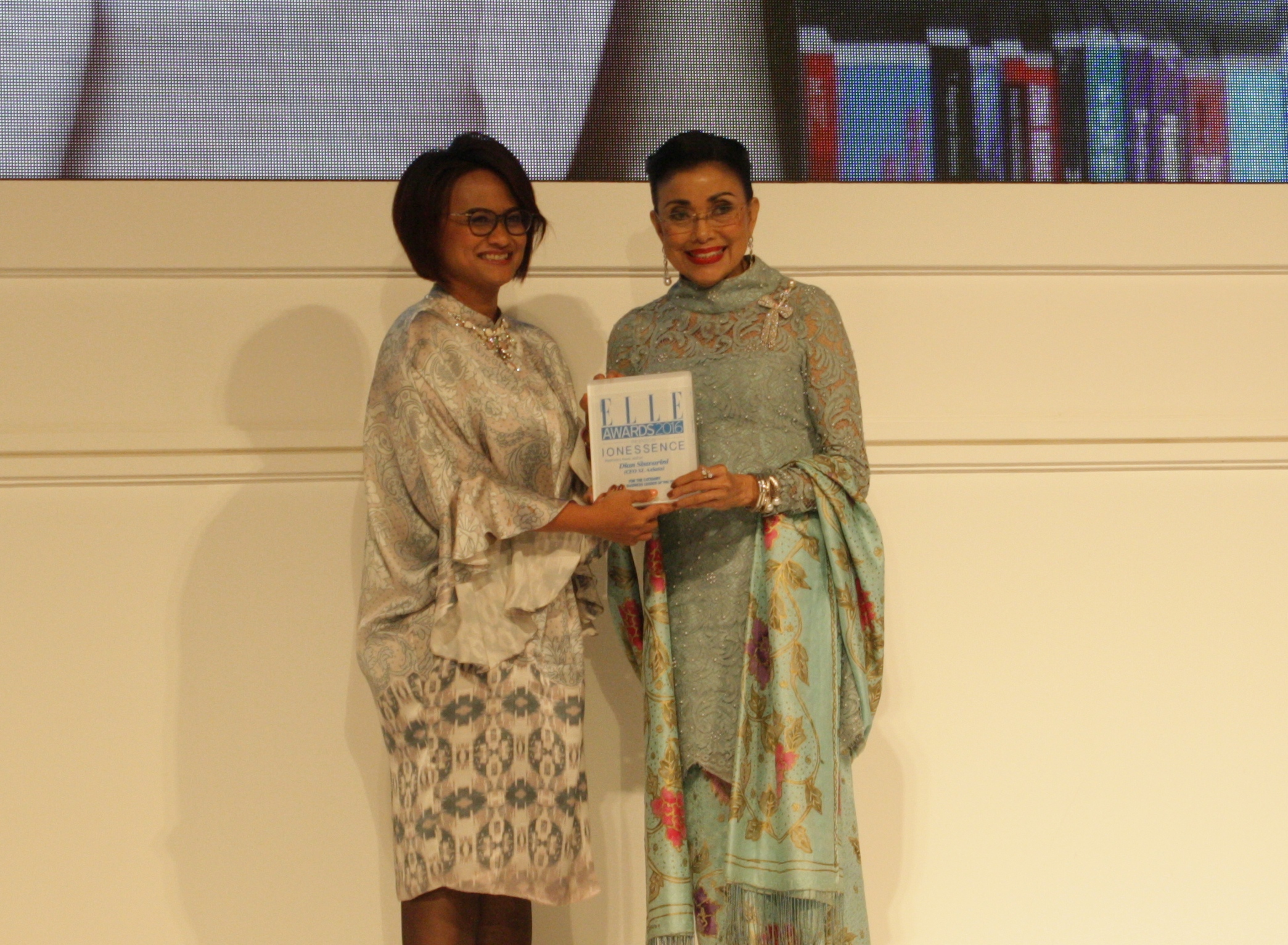 CEO XL di Anugrahi “Career Woman of The Year”