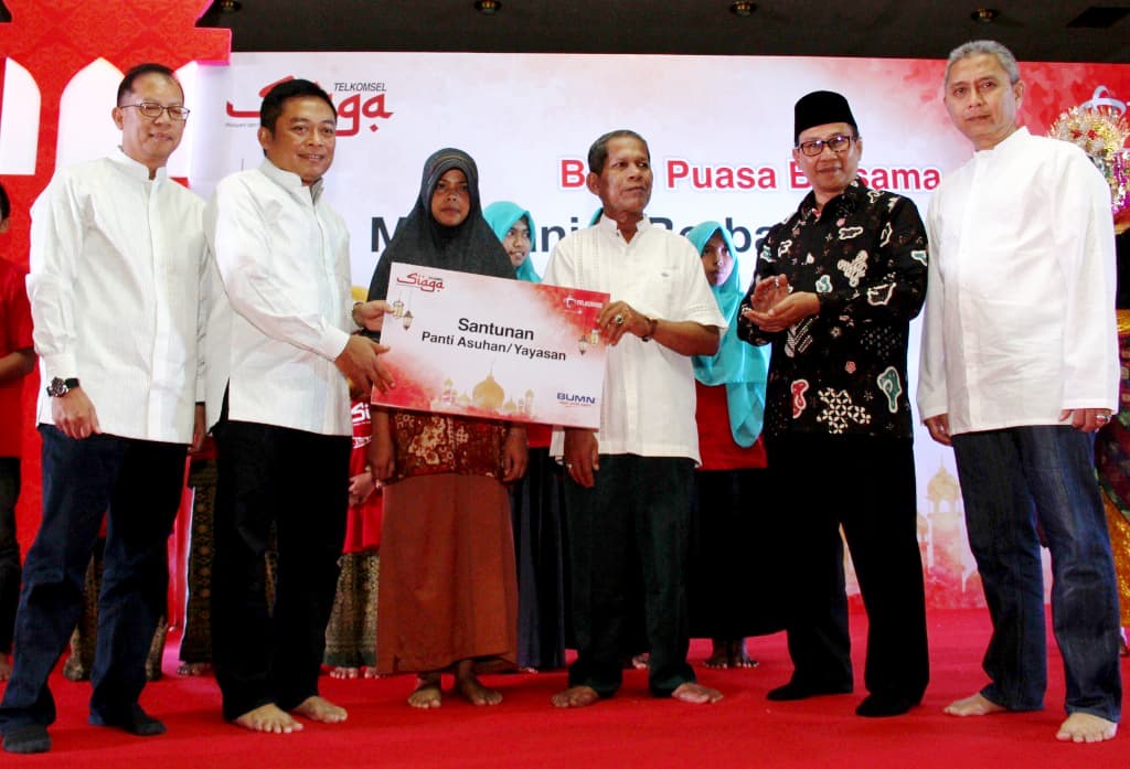 Telkomsel Berbagi dengan 9.000 Anak Yatim