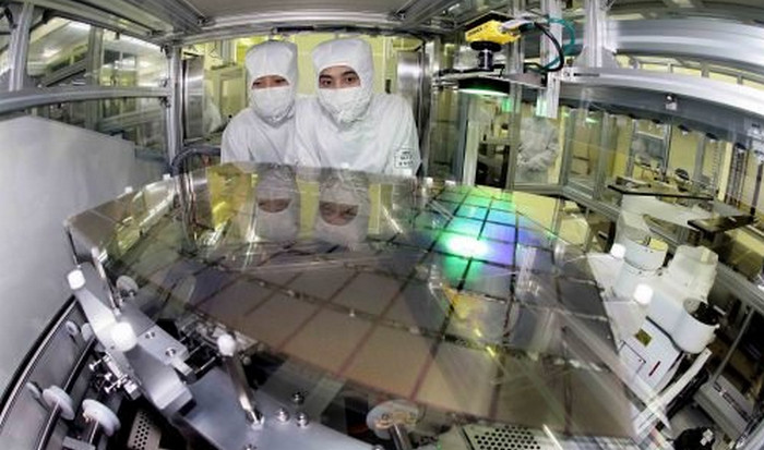 Samsung Dongkrak Produksi Panel AMOLED Demi iPhone