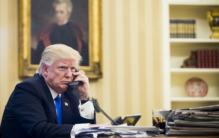 Staf Gedung Putih Dilarang Pakai Ponsel Pribadi