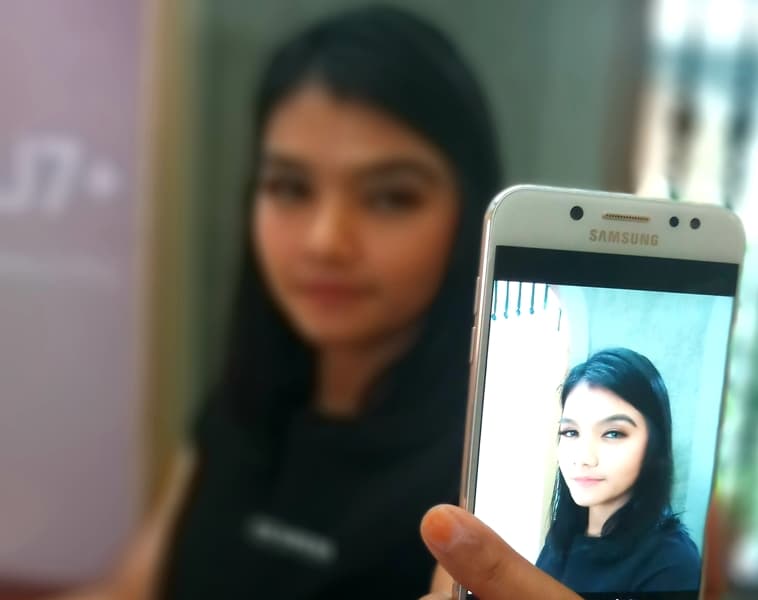 Mau Selfie Sempurna? Coba 4 Aplikasi Ini