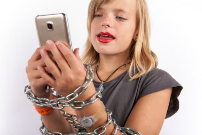 Apple Didesak Atasi Kecanduan Ponsel pada Anak