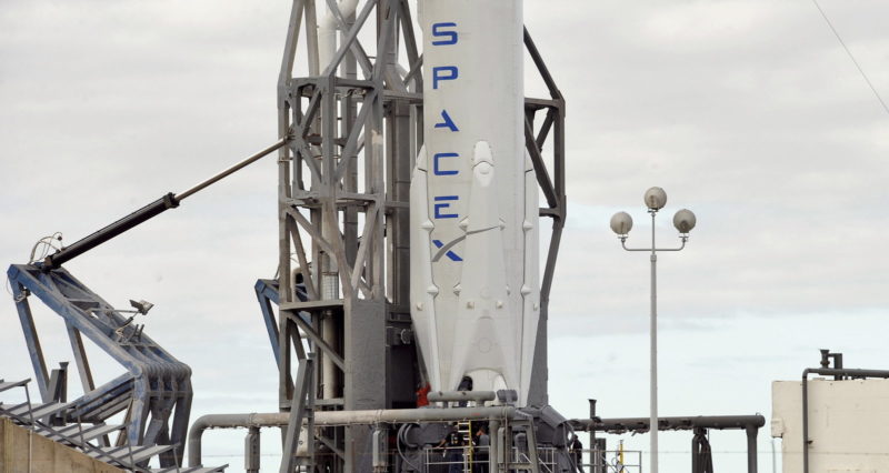 SpaceX Kantongi Izin Bangun Jaringan Internet Nirkabel Satelit