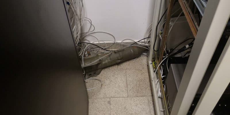 Waduh! Tukang AC Temukan Rudal Aktif di Ruang Server