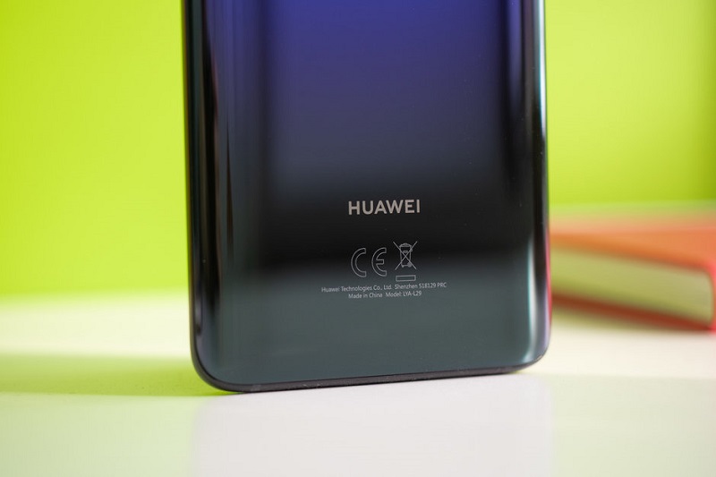 Sindir Apple, Huawei Klaim Tak Perlambat Ponsel Lawas