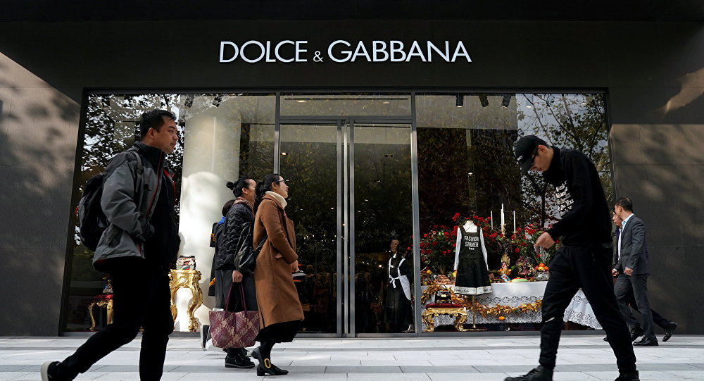 Posting Iklan Rasis, Dolce & Gabbana Hilang dari E-Commerce China