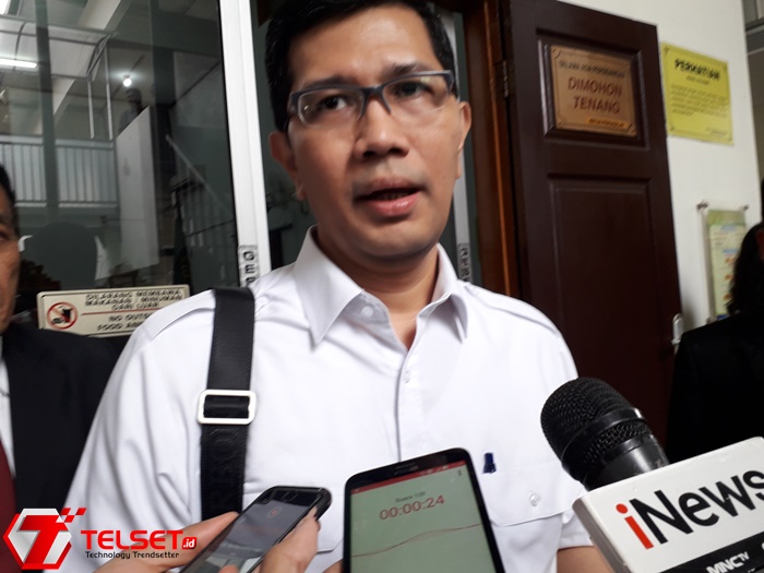 Sidang Ditunda, ICT Institute Minta Jokowi Panggil Facebook