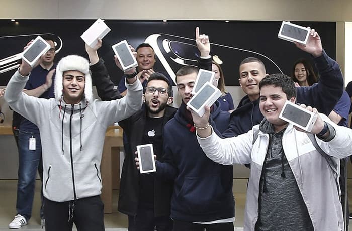 Lagi Seret, Pengguna Aktif iPhone Tembus 900 Juta