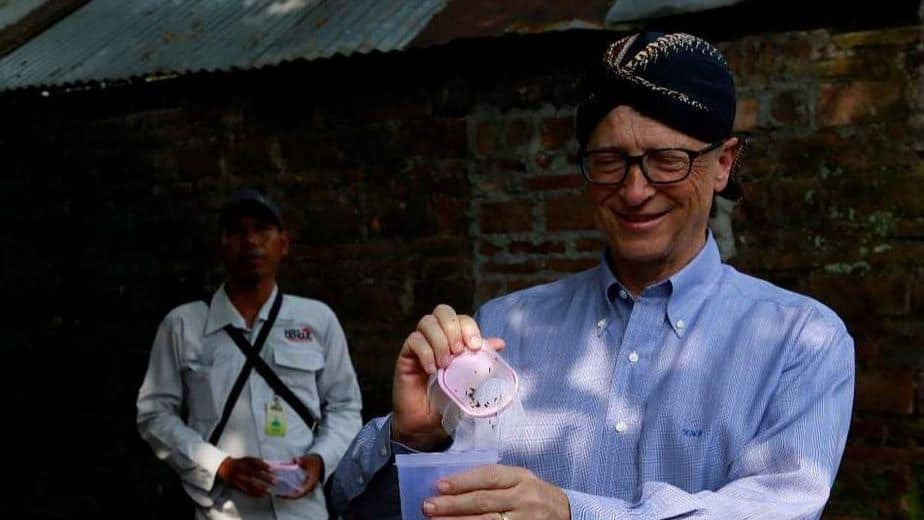 Bill Gates pakai Blangkon