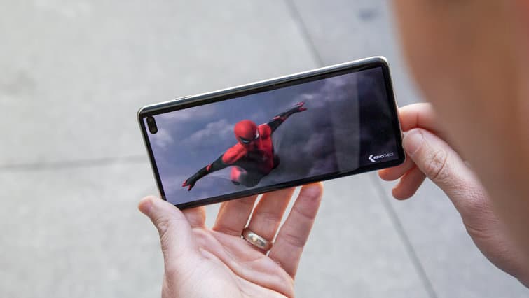 Pria Ini Pamer Kecepatan Galaxy S10 5G, Pengguna Jengkel
