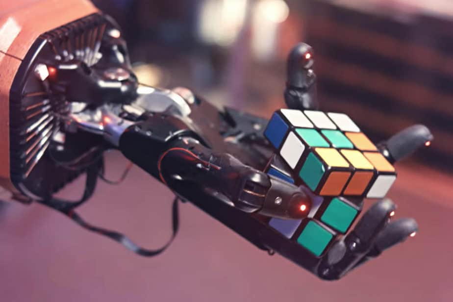 Saat Robot Ajari Manusia Cara Bermain Rubik’s Cube
