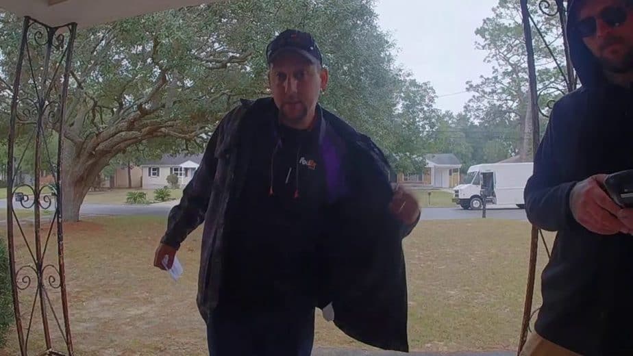 Lensa kamera FedEx