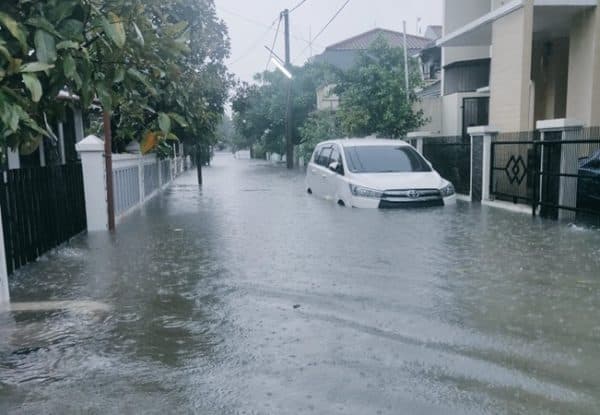 Kominfo Sebut 1.122 BTS Down Akibat Banjir Jabodetabek