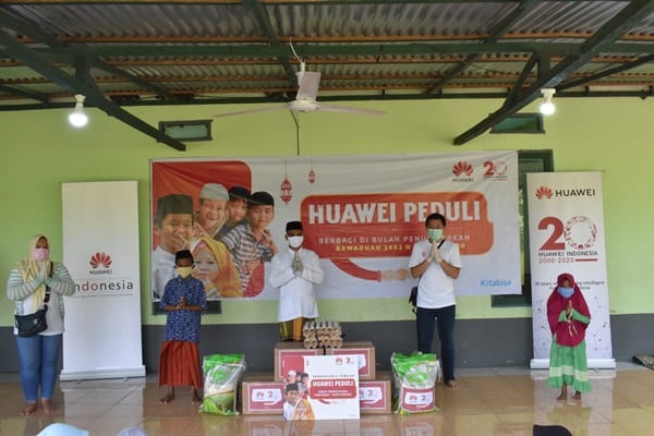 Donasi Huawei Panti Asuhan