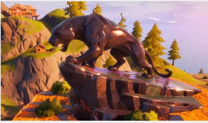 Patung Black Panther Fortnite