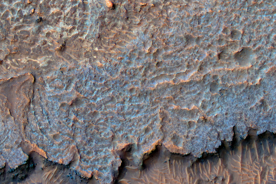 NASA Temukan Pegunungan Misterius di Mars