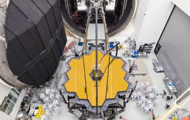 Teleskop James Webb NASA Mikrometeroid Raksasa