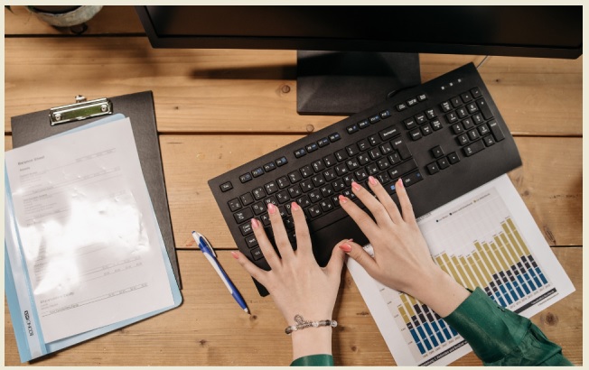 Keyboard Wireless Terbaik Murah gaming logitech