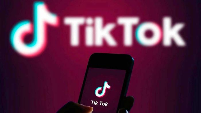 TikTok, kecerdasan buatan, AI, identifikasi film, acara TV, TikTok Spotlight, streaming, pemasaran