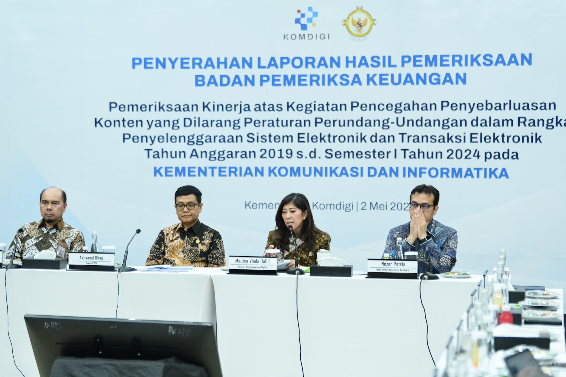 Menteri Komunikasi dan Digital Meutya Hafid saat presentasi laporan penanganan konten negatif