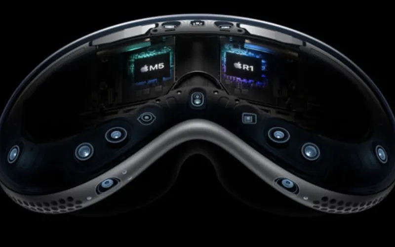 Apple Vision Pro M5 headset dengan desain premium dan tali Dual Knit Band berwarna abu-abu