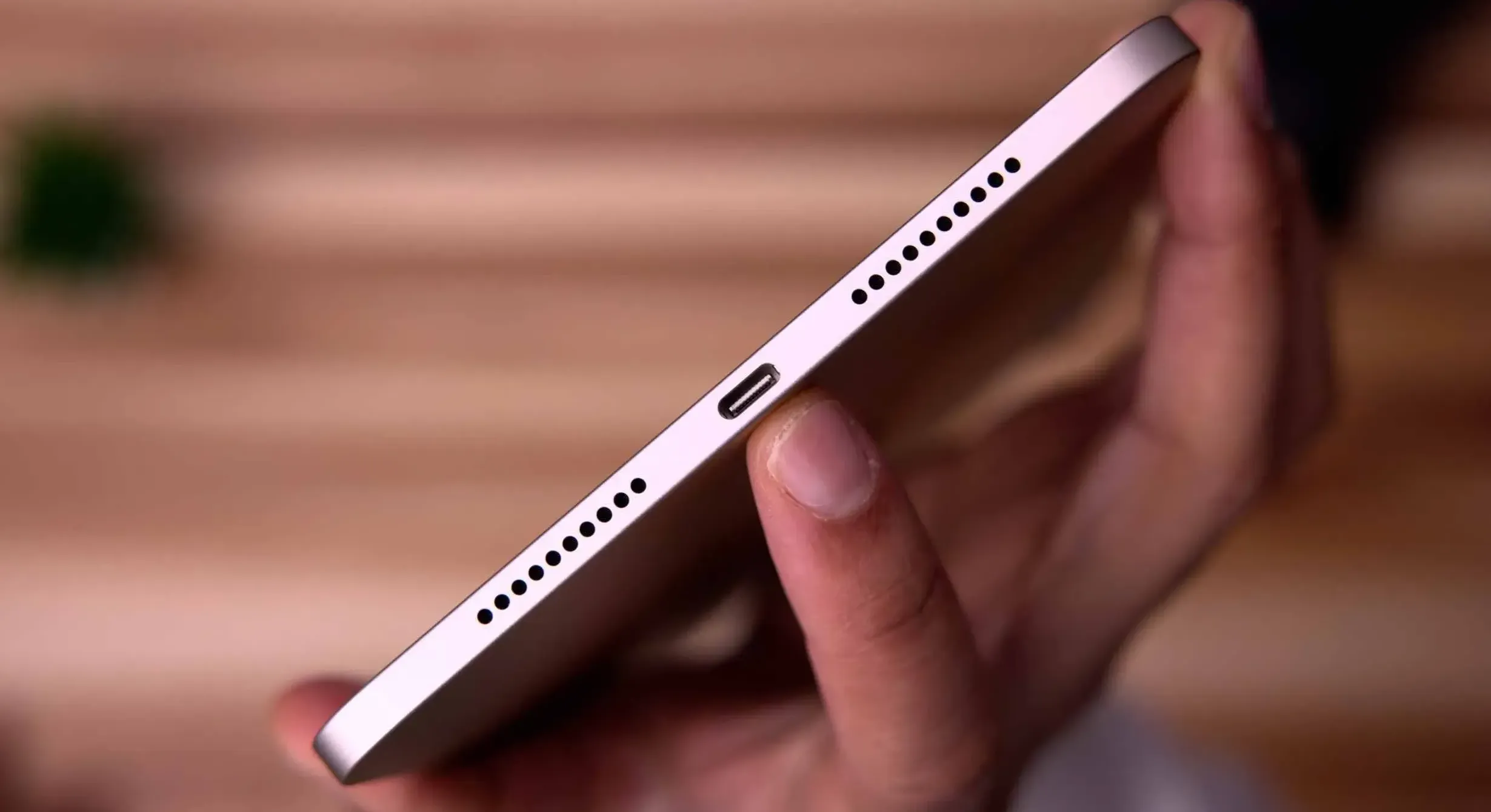 Siap-Siap Ucapkan Selamat Tinggal! Era Smartphone Tanpa Port Segera Tiba