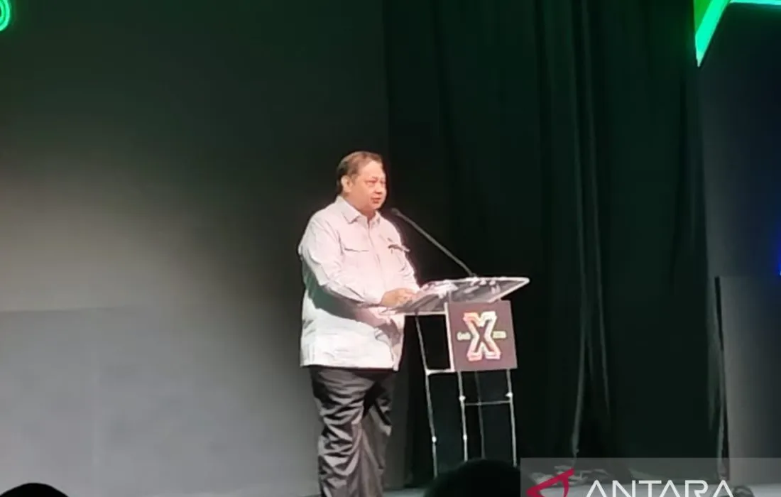 Menteri Koordinator Perekonomian Airlangga Hartarto menyampaikan paparan tentang ekonomi digital dan AI di Jakarta
