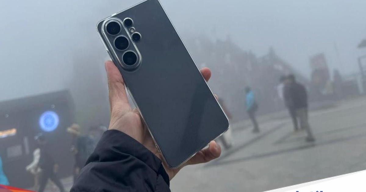 Galaxy S26 Ultra dengan desain premium dan modul kamera belakang