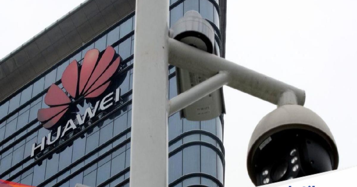 Kantor pusat Huawei di Shenzhen, China, dengan logo perusahaan terpampang jelas di gedung modern