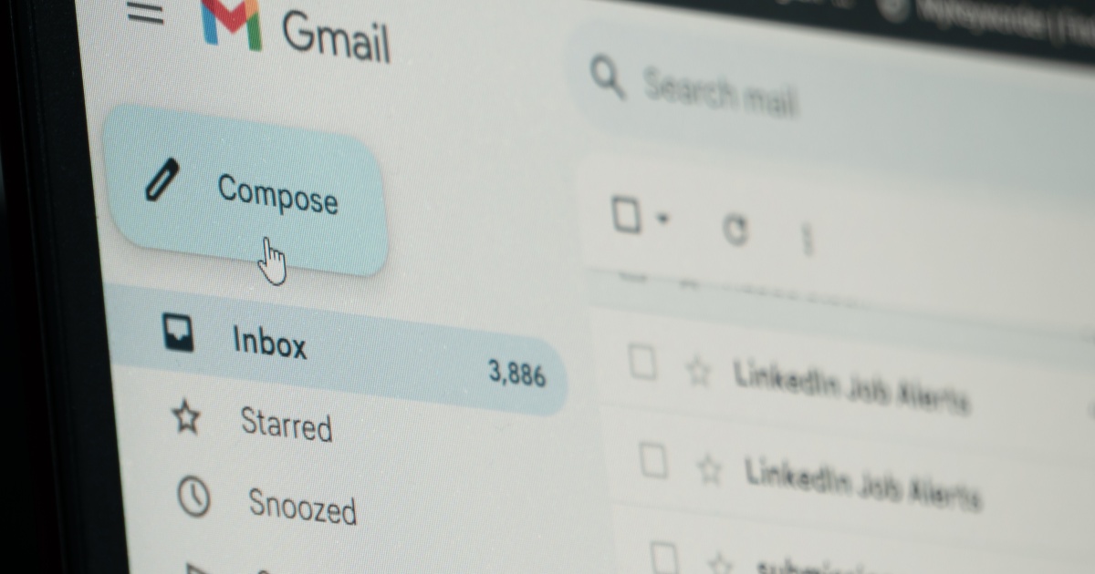 Ilustrasi integrasi Proton Mail dengan Gmail untuk privasi email