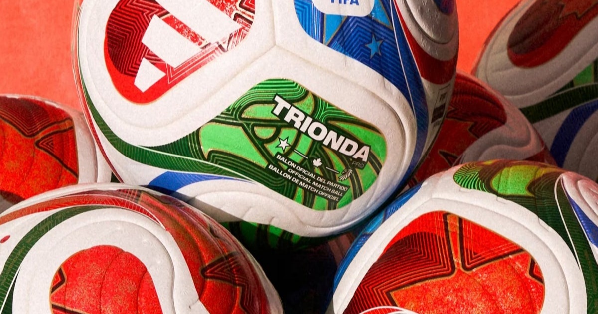 Bola resmi Piala Dunia 2026 Trionda buatan Adidas dengan tiga warna merah, hijau, dan biru