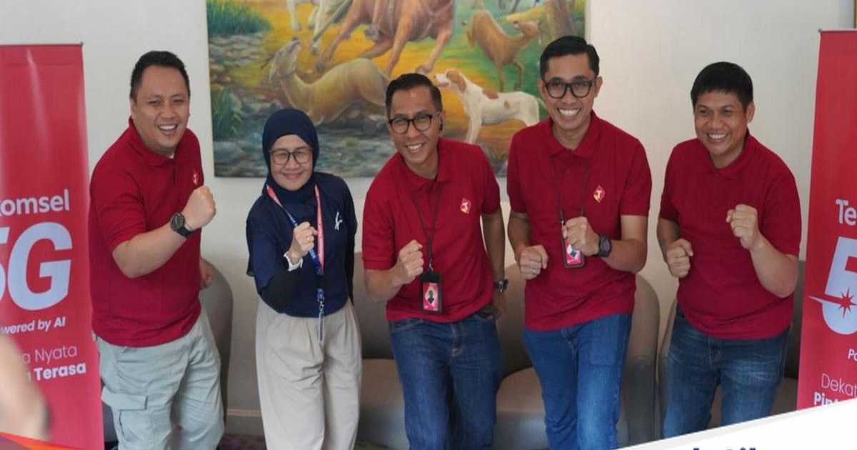 Suasana Telkomsel Makassar Half Marathon 2026 dengan dukungan jaringan 5G dan ekosistem digital