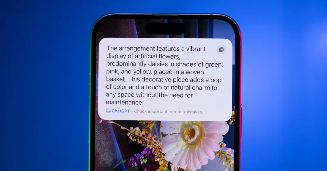 Ilustrasi iPhone dengan hasil pencarian ChatGPT dari Siri
