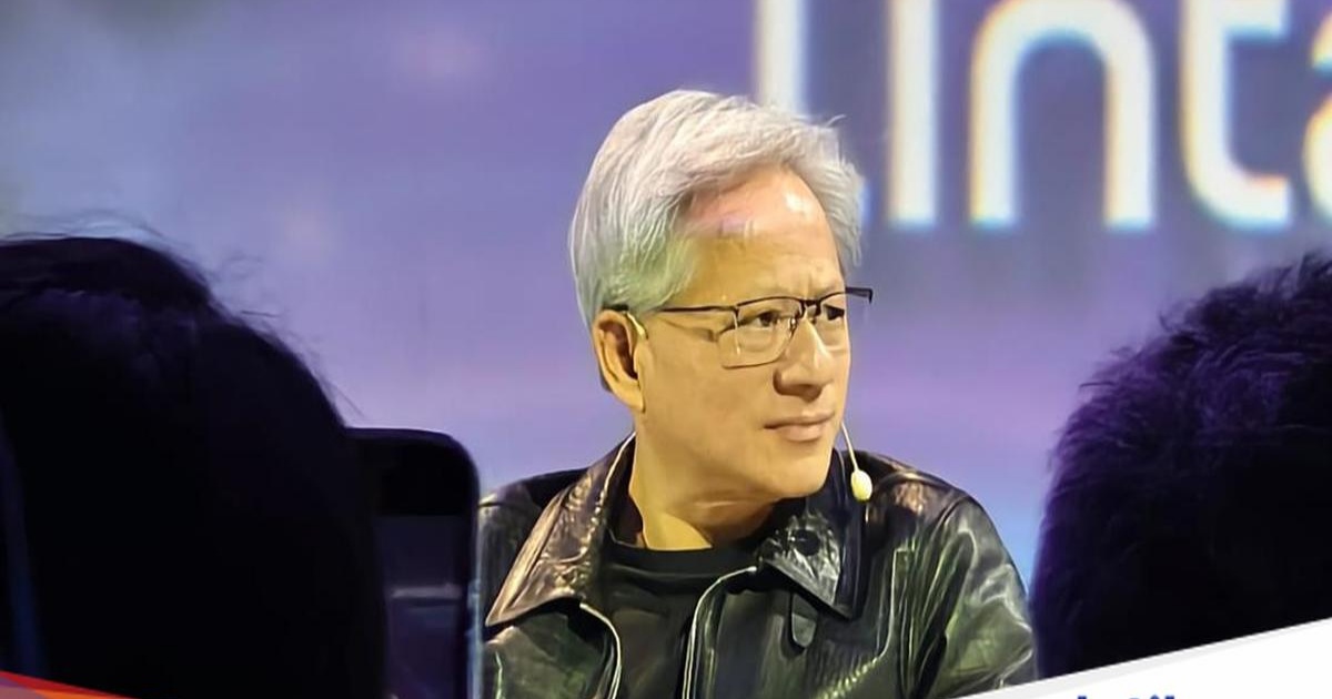 CEO Nvidia Jensen Huang tersenyum optimis saat mengumumkan CPU Vera