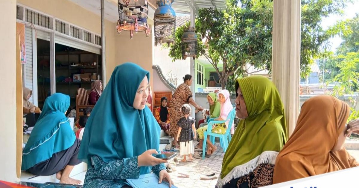 Berawal dari keresahan pribadinya dan ibu mertua, Farhana (29) memanfaatkan Google Form dan WhatsApp untuk mengatasi stunting dan tuberkulosis di desanya.