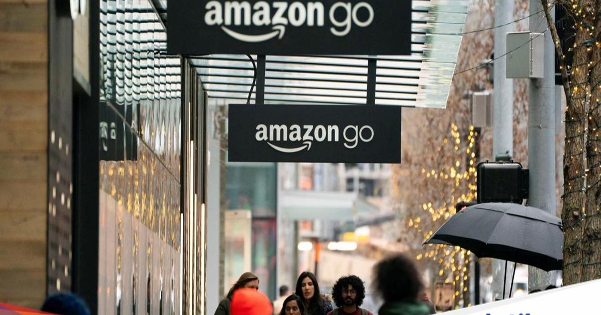 Signage Amazon Go di luar toko yang tutup di kampus markas Amazon di Seattle, Washington, AS, 28 Januari 2026. REUTERS/David Ryder