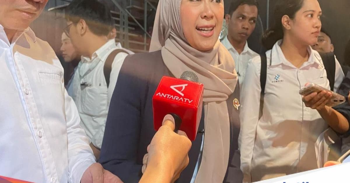Menkomdigi Meutya Hafid saat peluncuran buku saku AKSI DIGITAL
