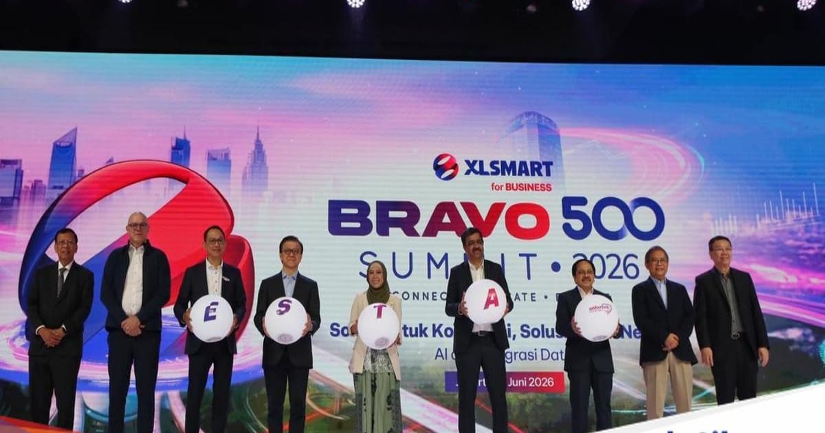 Menteri Komunikasi dan Digital Meutya Hafid dan Menteri Kesehatan Budi Gunadi Sadikin membuka XLSmart Bravo 500 Summit 2026 di Jakarta