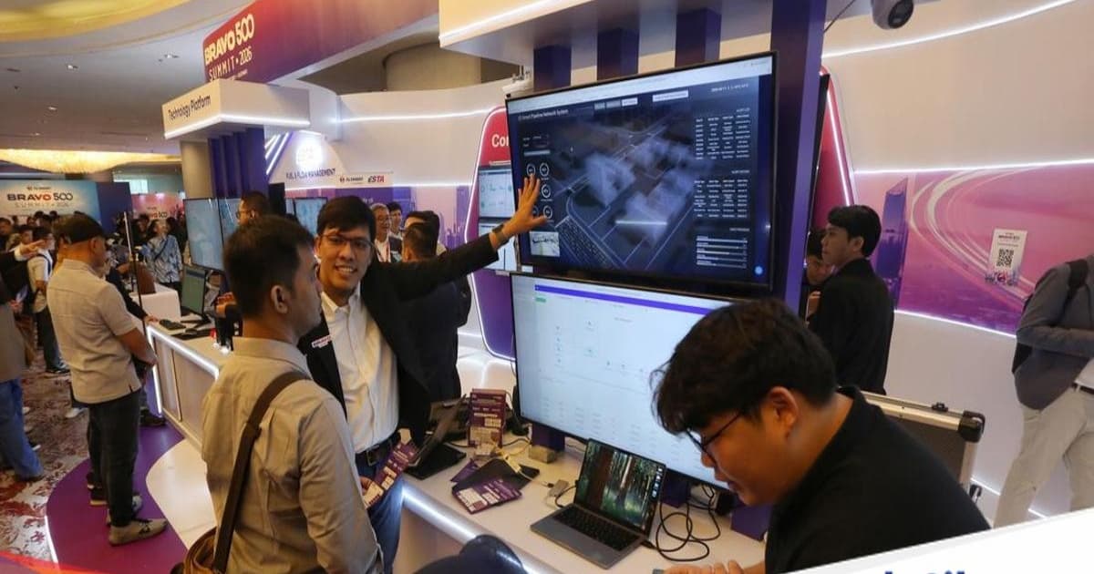 Antusias pengunjung di booth XLSmart Bravo 500 Summit 2026