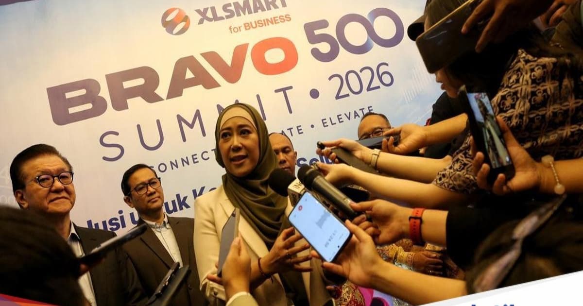 Menteri Komunikasi dan Digital Meutya Hafid membuka XLSmart Bravo 500 Summit 2026 di Jakarta