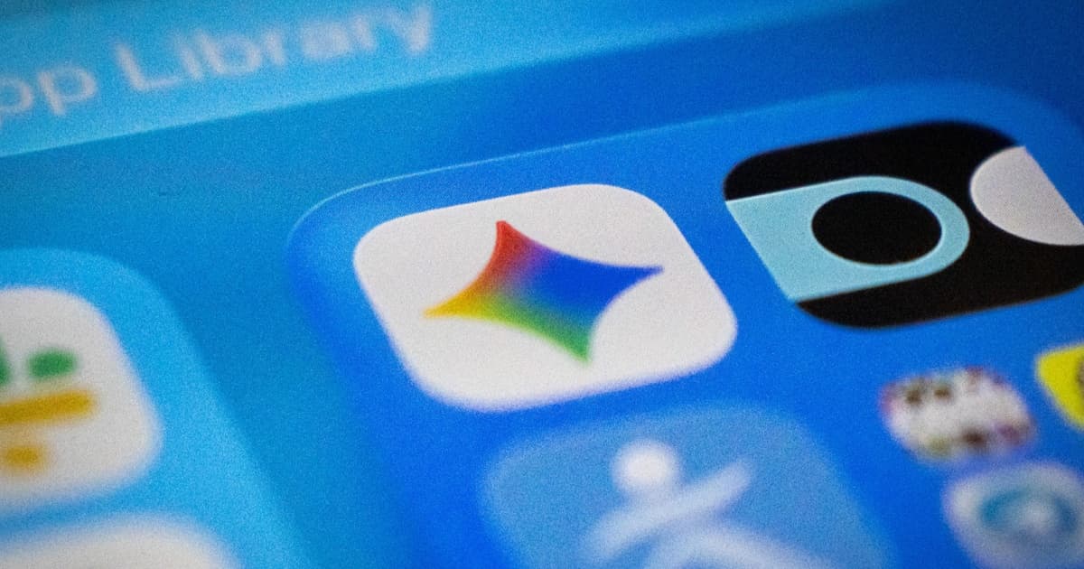 Ikon aplikasi Google Gemini di layar iPhone