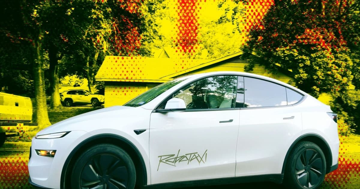 Ilustrasi foto Robotaxi Tesla dengan gaya artistik di jalan raya
