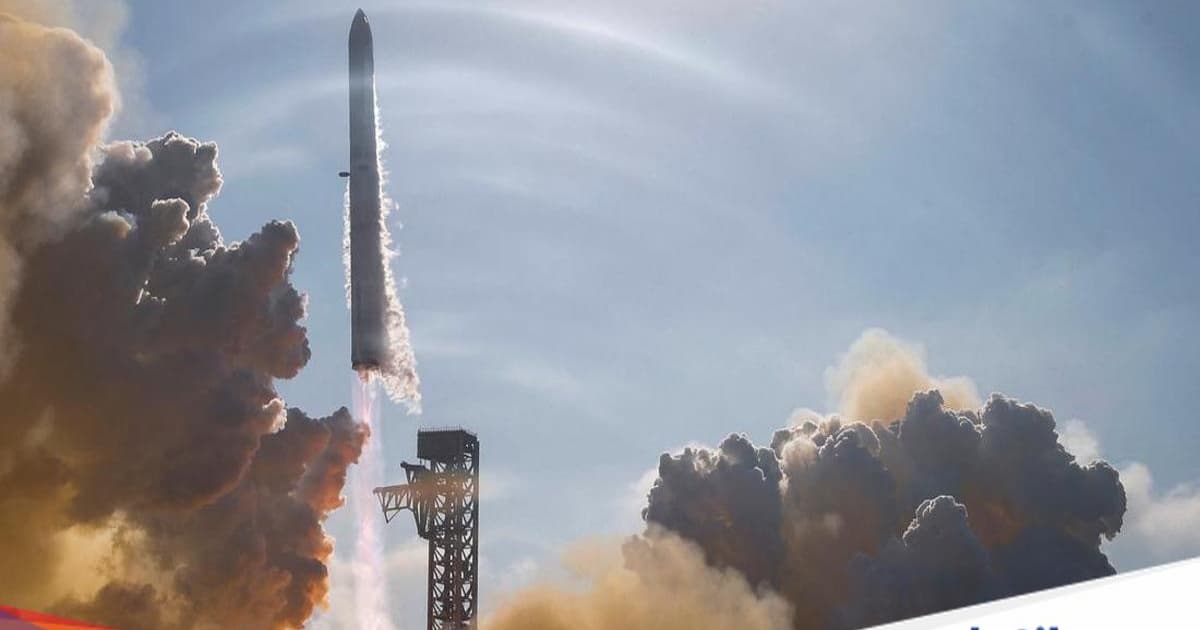 Peluncuran roket SpaceX Super Heavy membawa Starship dalam uji terbang ke-12 di Starbase, Texas, AS, 22 Mei 2026.