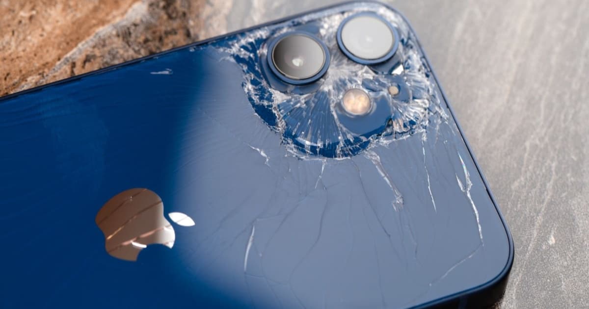 Motherboard ponsel bekas yang telah dilepas dari casingnya untuk dijadikan kluster komputasi