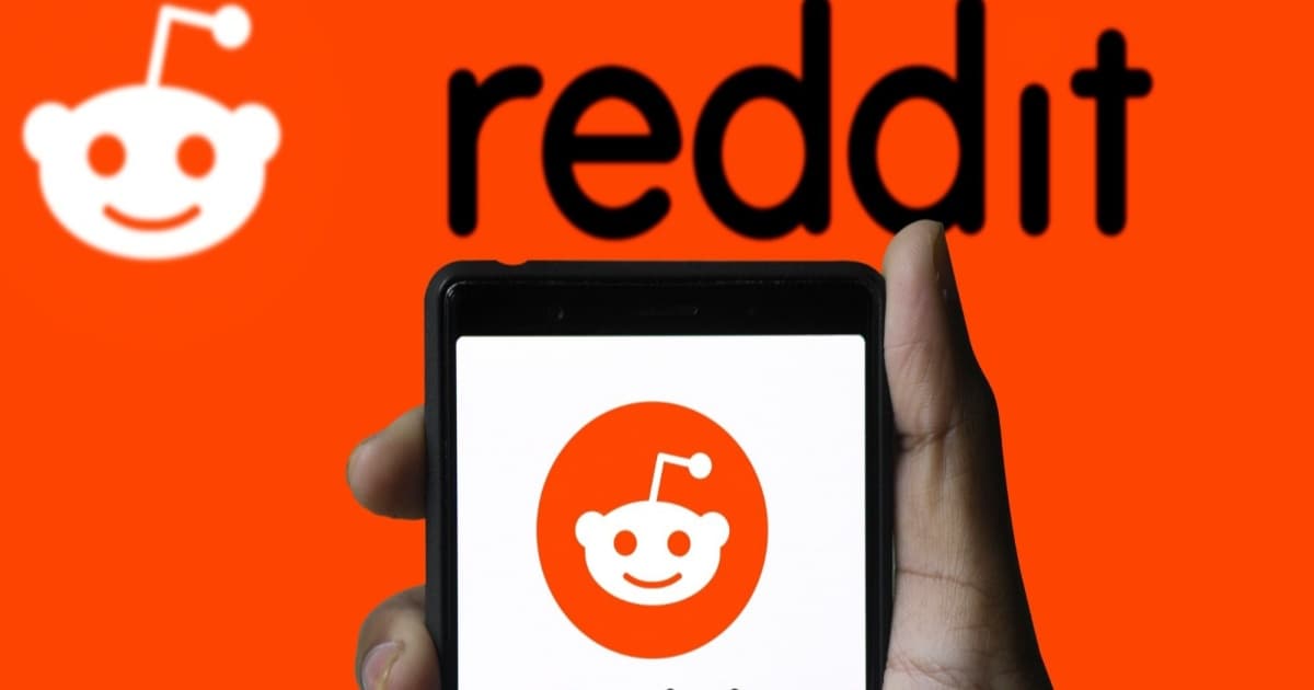 Ilustrasi serangan WARP pada AI chatbot yang dipengaruhi konten Reddit
