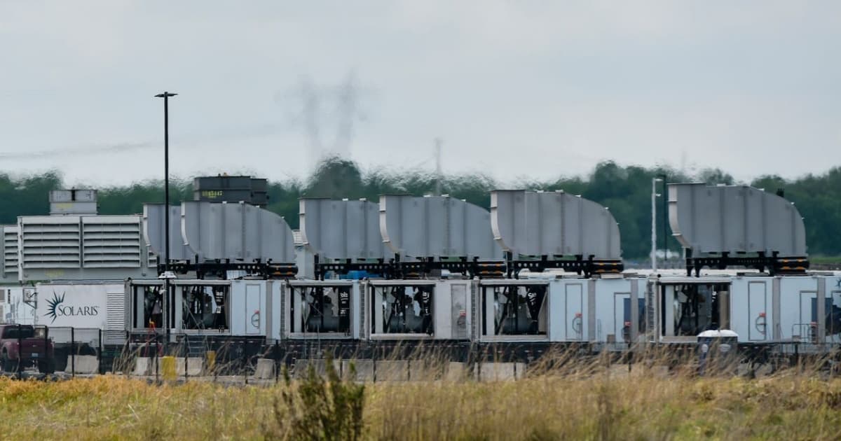Ilustrasi pusat data xAI Colossus 2 dengan turbin gas dan asap membumbung tinggi