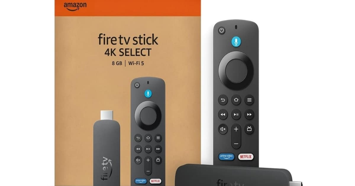 Foto Amazon Fire TV Stick 4K yang terhubung ke TV