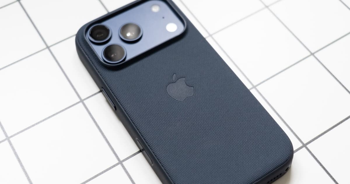 Tim Cook Apple naikkan harga produk akibat krisis memori global