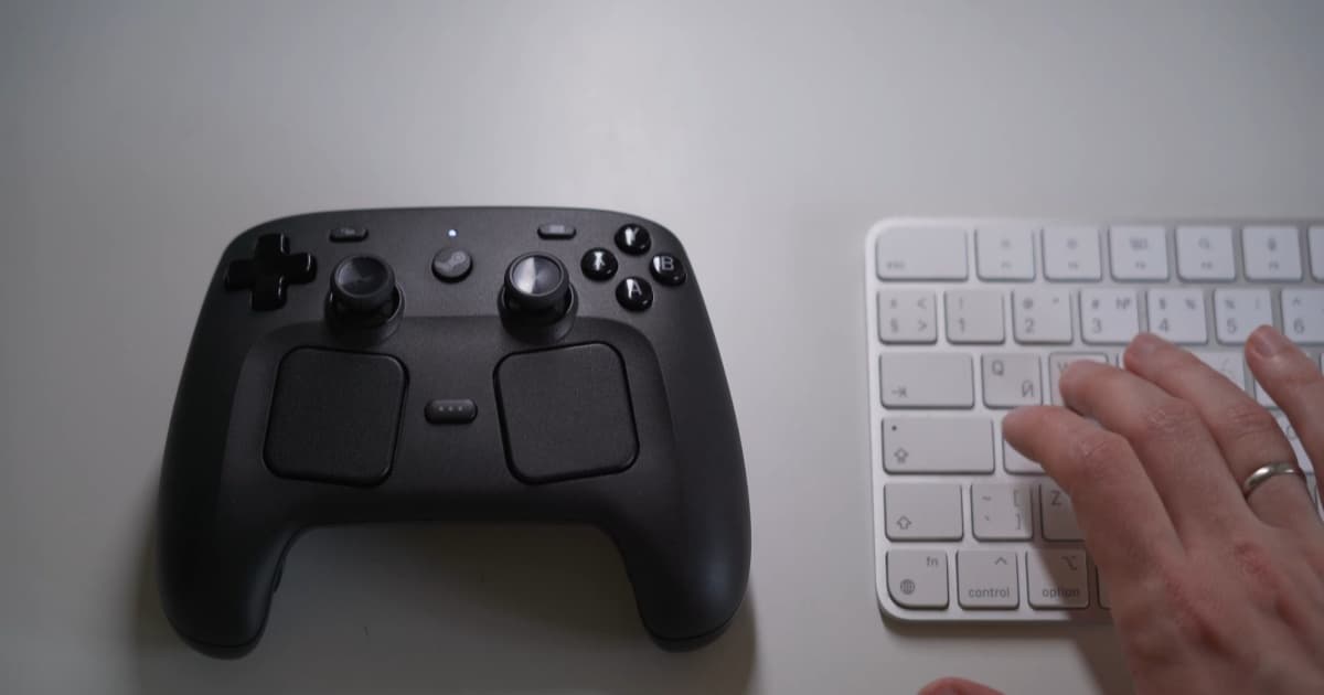 Steam Controller generasi kedua Valve yang dimodifikasi menjadi mobil RC
